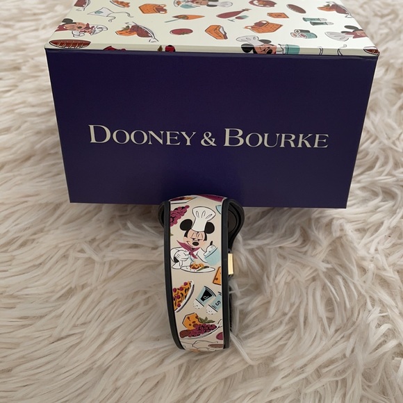 Disney Dooney & Bourke Magic Band - Picture 3 of 7